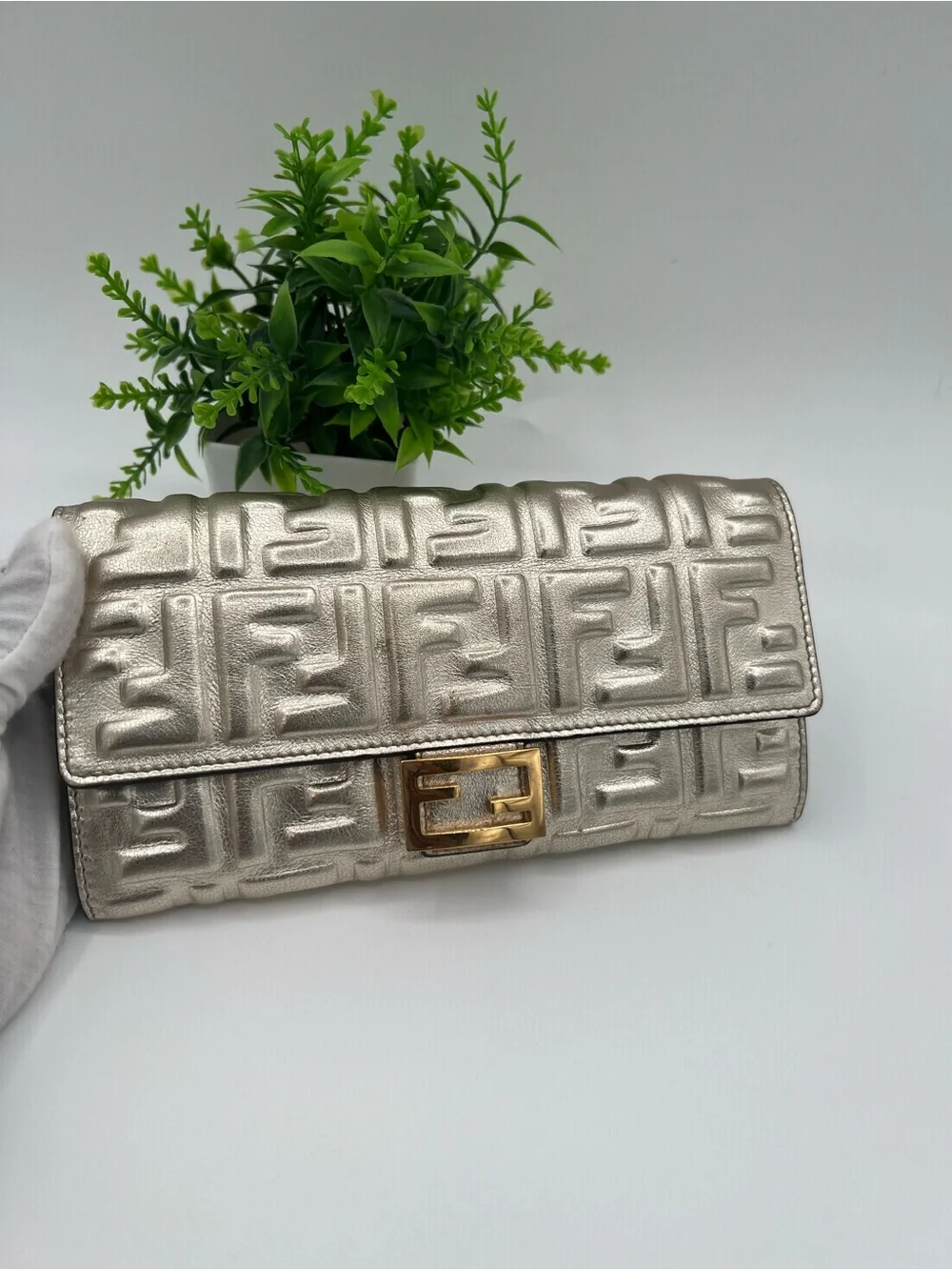 Fendi baguette ff long wallet silver embossed - Picture 1 of 11